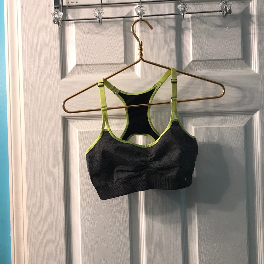 Cross back sports bra